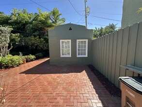 616 Upland Rd in West Palm Beach, FL - Building Photo - Building Photo