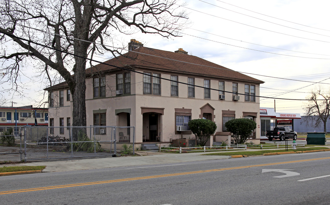 105 N Oak in Valdosta, GA - Building Photo