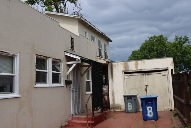 property at 1011 W 20th St