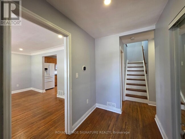 100 Corman Ave in Hamilton, ON - Building Photo - Building Photo