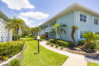 Imperial House Condominiums in Bradenton Beach, FL - Foto de edificio - Building Photo