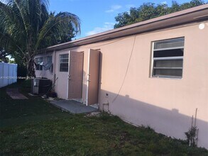 741 SW 6th St-Unit -A in Hallandale Beach, FL - Building Photo - Building Photo
