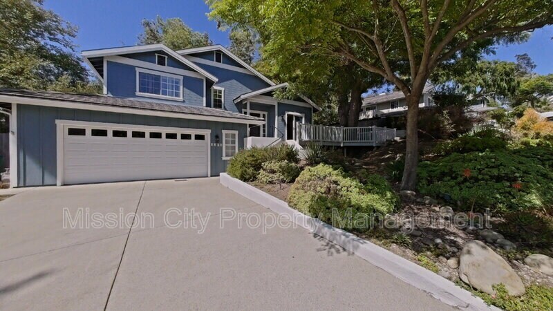 3705 Hitchcock Ranch Rd in Santa Barbara, CA - Building Photo