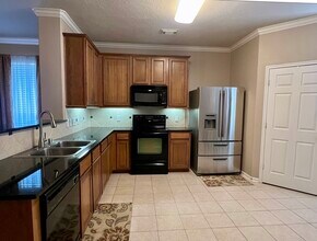 12918 Meadow Springs Dr in Pearland, TX - Building Photo - Building Photo