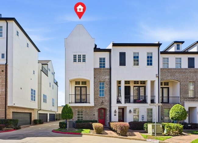 property at 2027 Fannin Station