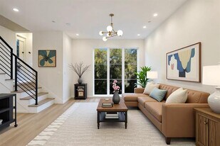 4811 Denton Dr in Dallas, TX - Building Photo