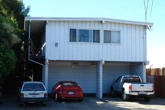 481 Alcatraz Ave in Oakland, CA - Building Photo - Building Photo