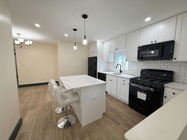 130 Hubinger St in New Haven, CT - Building Photo - Building Photo