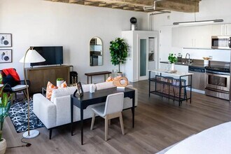 Ames Lofts in Los Angeles, CA - Foto de edificio - Building Photo