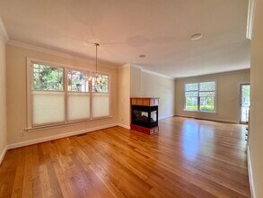 314 Charleston Ln in Chapel Hill, NC - Building Photo - Building Photo