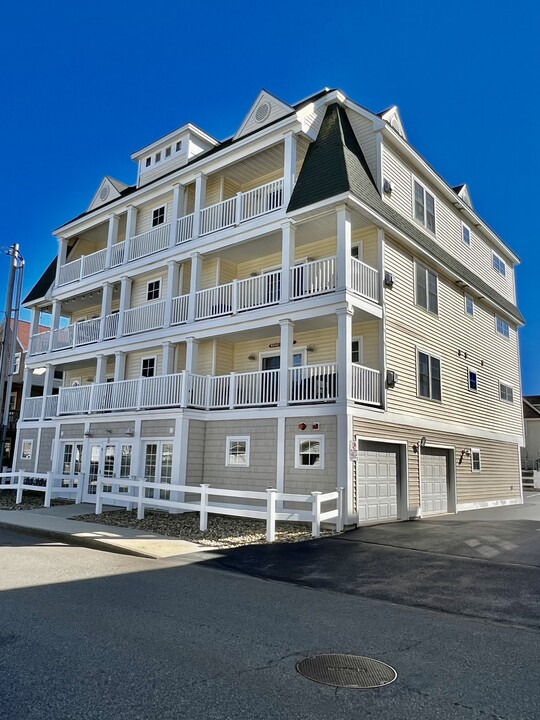 15 K St, Unit 1 in Hampton, NH - Building Photo