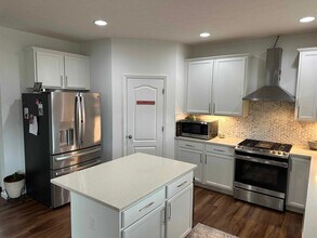 1100 Sarah Freeman Dr in Dayton, OH - Building Photo - Building Photo