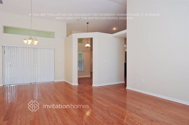 5547 Foxtail Ct in Wesley Chapel, FL - Foto de edificio - Building Photo