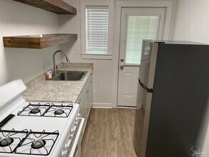 104 Ellis Dr in Pensacola, FL - Building Photo - Building Photo