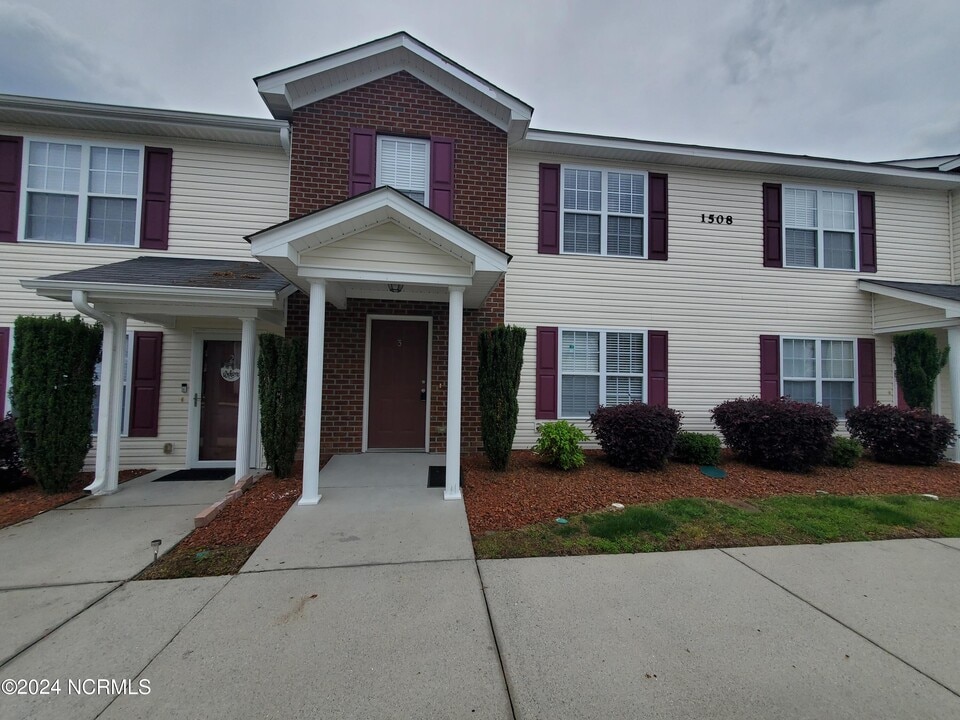 1508 Manning Forest Dr in Greenville, NC - Building Photo