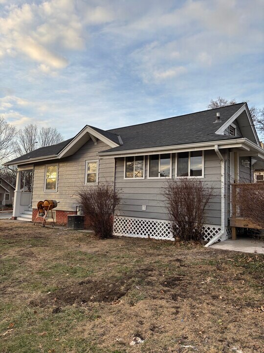 914 N 6th St in Seward, NE - Building Photo