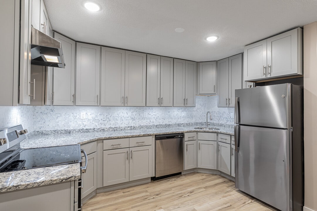 Westar Apartments in Vernon, CT - Building Photo