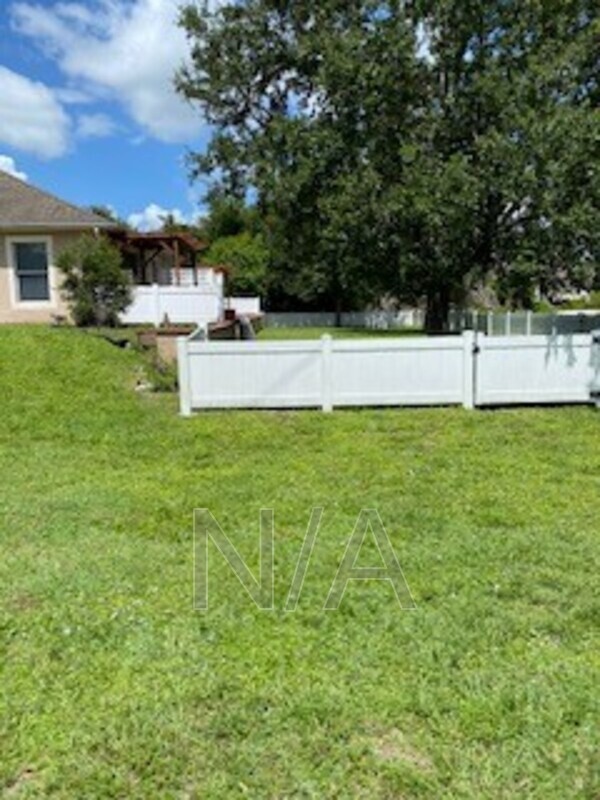 463 Piedmont St in Lehigh Acres, FL - Building Photo - Building Photo