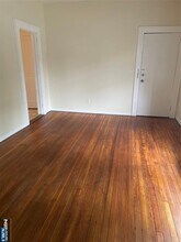 446 Wagaraw Rd in Fair Lawn, NJ - Building Photo - Building Photo