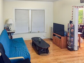 2008 W Foster Ave, Unit 1 in Chicago, IL - Building Photo - Building Photo