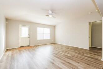 3510 Aztec Wood Dr in Houston, TX - Building Photo - Building Photo