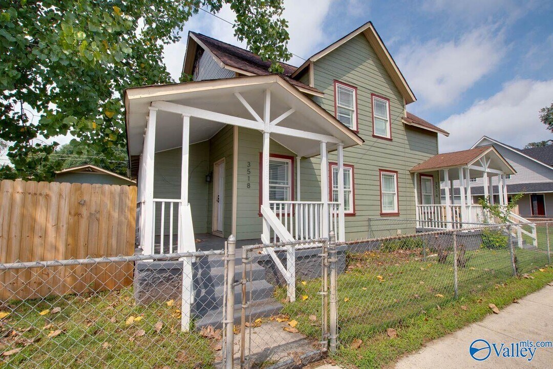 3518 Triana Blvd SW in Huntsville, AL - Building Photo