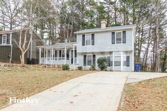 3813 W Wood Path in Stone Mountain, GA - Building Photo - Building Photo