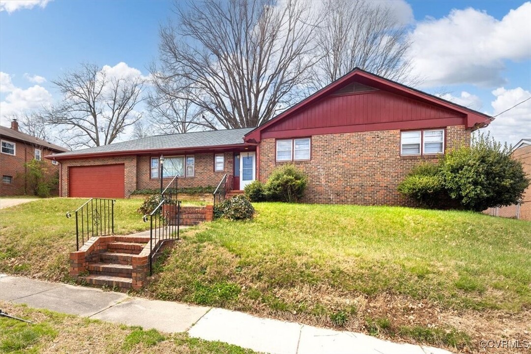 912 Shields St in Petersburg, VA - Building Photo