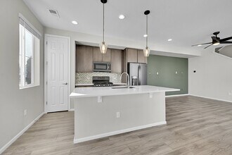 17255 E Center Pl in Aurora, CO - Building Photo - Building Photo