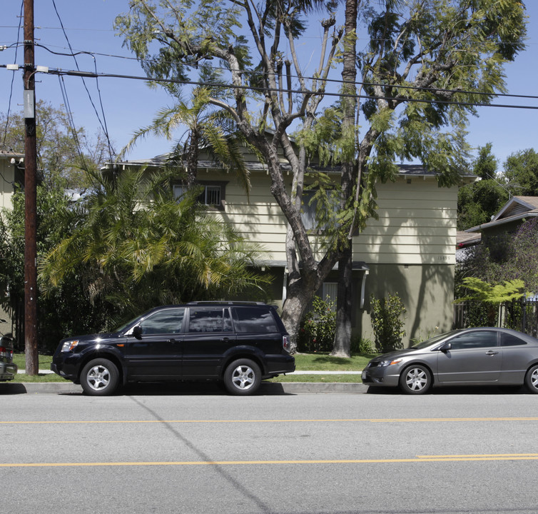 13439 Moorpark St in Sherman Oaks, CA - Building Photo