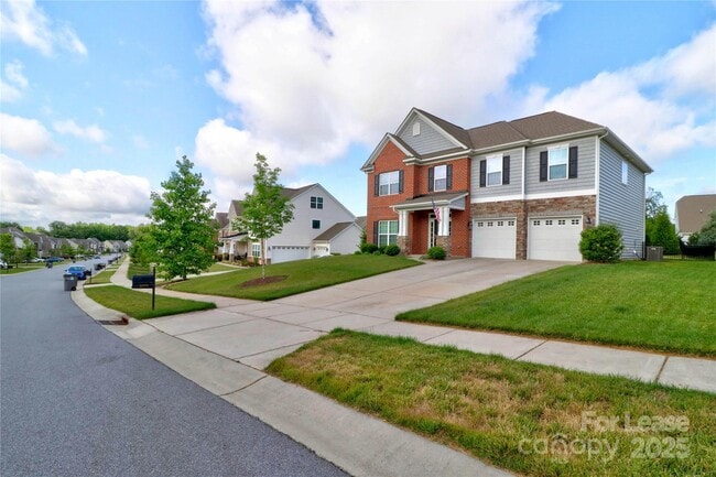 2071 Topaz Plaza in Davidson, NC - Building Photo - Building Photo