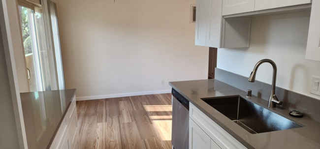 5430 Corteen Pl in Los Angeles, CA - Building Photo - Building Photo