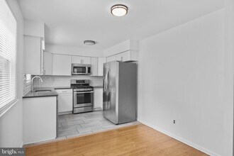 414 Lees Ave in Collingswood, NJ - Building Photo - Building Photo