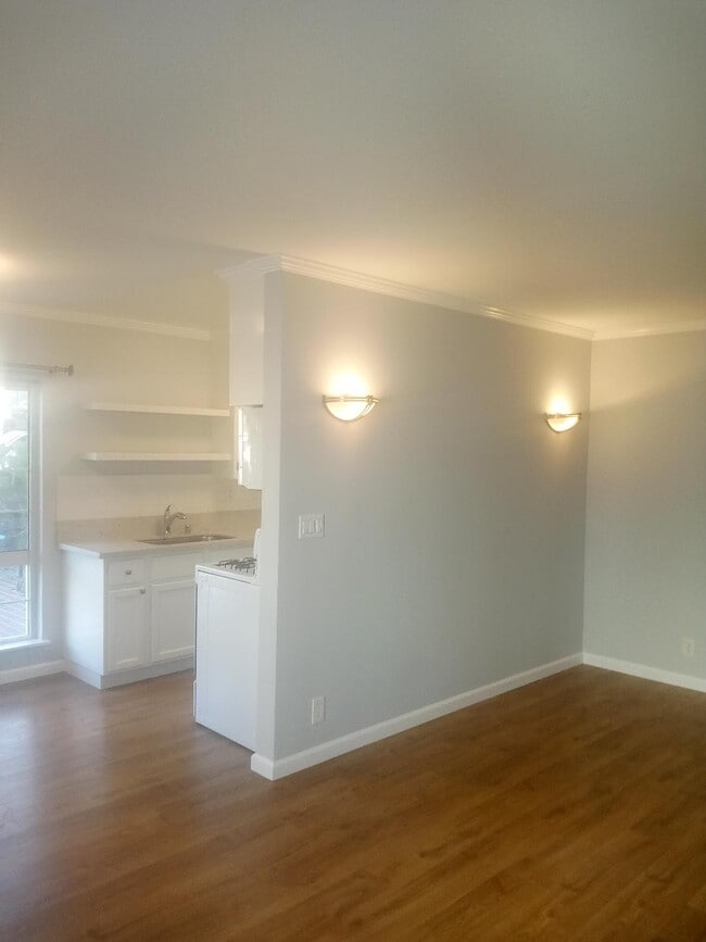 1357 Edgecliffe Dr, Unit #1