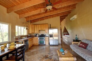 618 Hana Hwy, Unit Skyline in Paia, HI - Building Photo