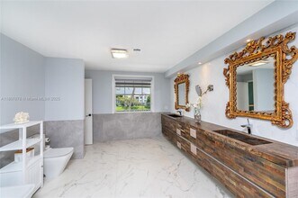 9870 NW 47th Ter in Doral, FL - Building Photo - Building Photo
