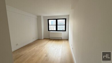 East 39th Street in New York, NY - Building Photo - Building Photo