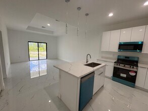 729 Lamar St E in Lehigh Acres, FL - Building Photo - Building Photo