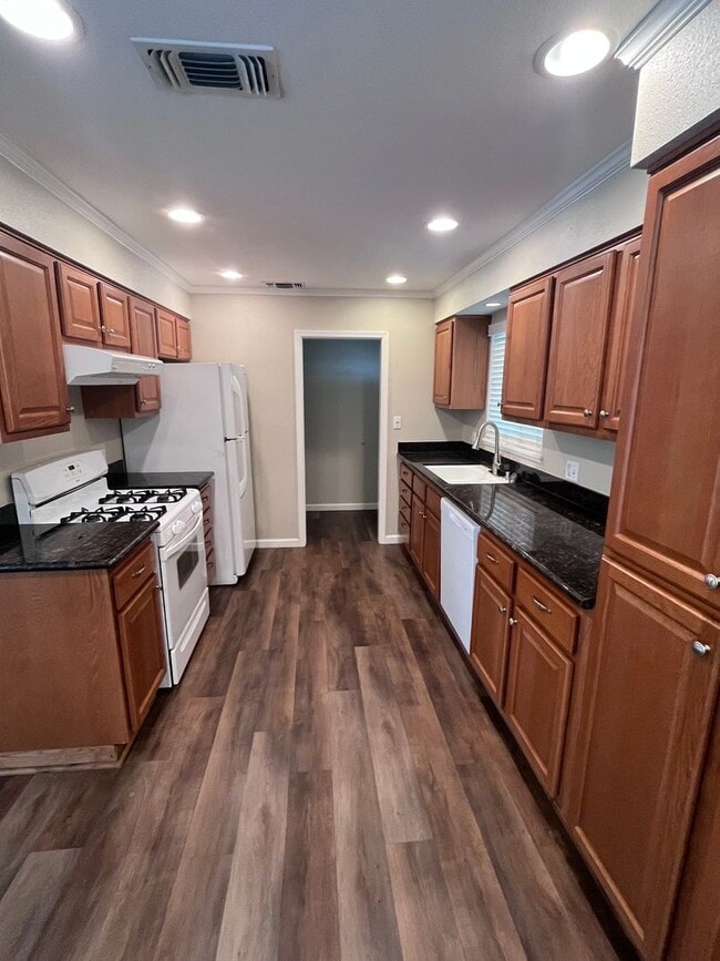 4430 Clytie Way in Sacramento, CA - Building Photo - Building Photo