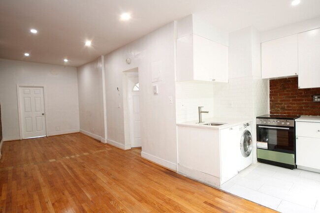 408 E 119th St in New York, NY - Building Photo - Building Photo