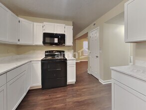 5568 Alcott Ln in Indianapolis, IN - Foto de edificio - Building Photo