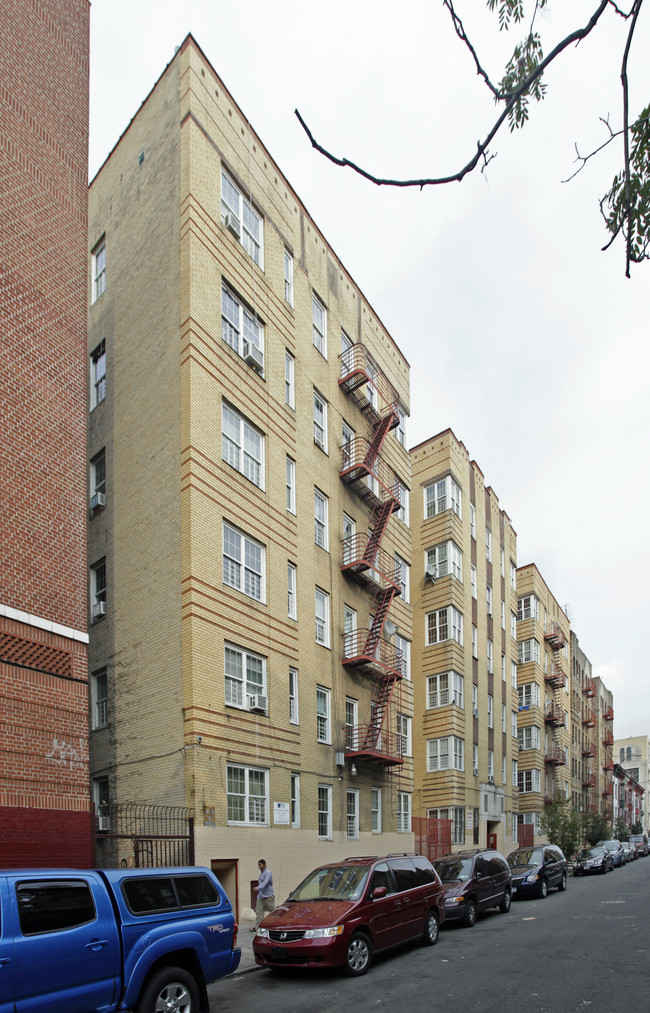 Rosalie in Bronx, NY - Foto de edificio - Building Photo