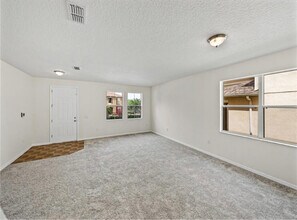 143 Alfani St in Davenport, FL - Foto de edificio - Building Photo