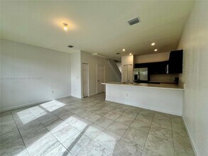 11544 SW 250th St in Homestead, FL - Foto de edificio - Building Photo