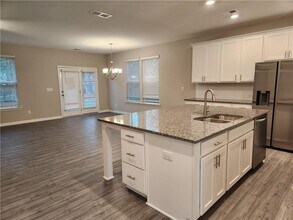 3417 Park Pointe Cir in Scottdale, GA - Building Photo - Building Photo