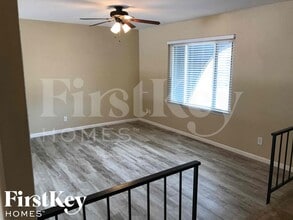 4149 W Shangri La Rd in Phoenix, AZ - Foto de edificio - Building Photo