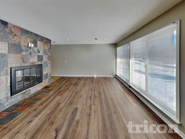 13516 Grand Ave in Burnsville, MN - Building Photo - Building Photo