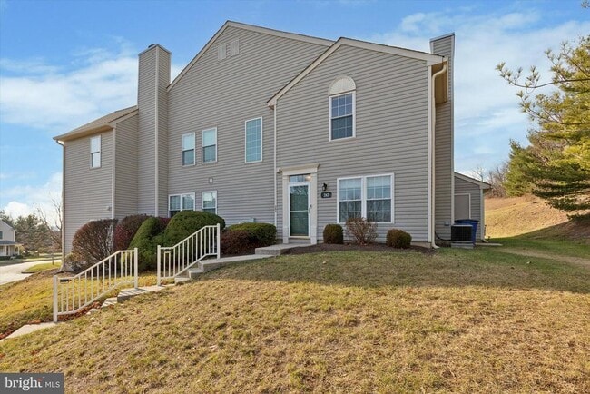 property at 242 Cobblestone Ct