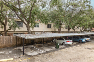 Westbury Gardens Condo in Houston, TX - Building Photo - Building Photo