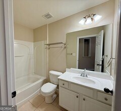 525 Grove Field Ct NW in Suwanee, GA - Building Photo - Building Photo